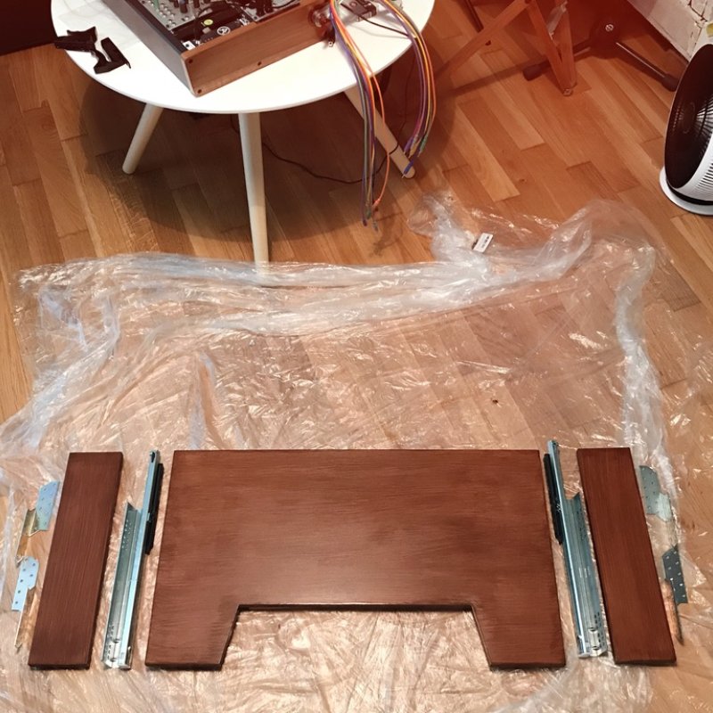 DIY keyboard drawer for my DIY desk 1