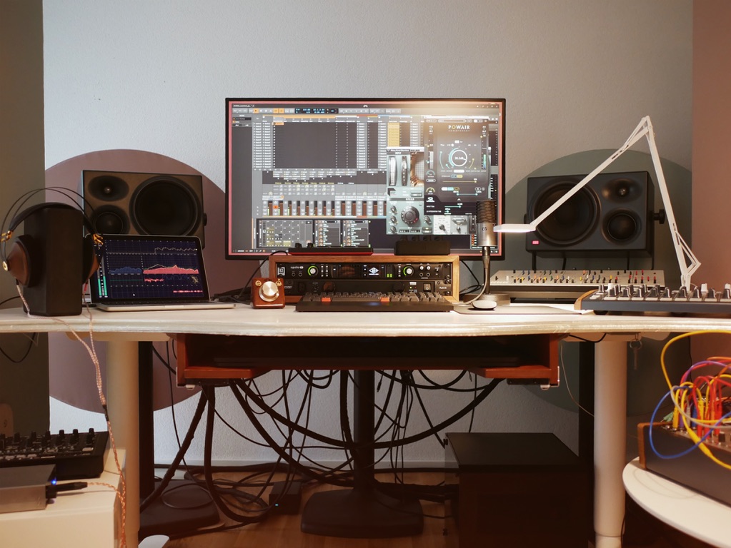 DIY keyboard drawer for my DIY desk 2